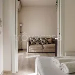 Rent 2 bedroom apartment of 90 m² in Milano