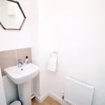 Rent 3 bedroom apartment in Newport