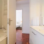 Rent 3 bedroom apartment of 100 m² in Porto