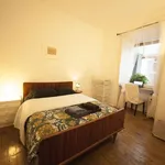 Rent a room of 80 m² in lisbon