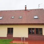 Pronajměte si 1 ložnic/e dům o rozloze 180 m² v Šestajovice u Prahy