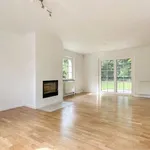 Maison de 932 m² avec 4 chambre(s) en location à Waterloo