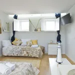 Rent 1 bedroom apartment of 80 m² in Porto