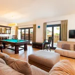 Rent 6 bedroom house of 1800 m² in Marbella