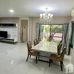 Rent 4 bedroom house of 350 m² in Bangkok