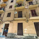 Affitto 2 camera appartamento di 75 m² in Palermo