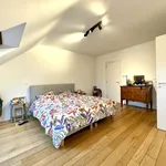 Maison de 220 m² avec 5 chambre(s) en location à Ukkel