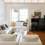 Rent 5 bedroom house of 380 m² in Rome