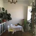 Rent a room of 150 m² in Lisbon