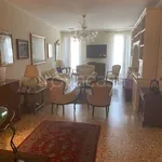 Rent 5 bedroom apartment of 210 m² in Padova