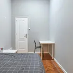 Rent 11 bedroom apartment in Lisbon