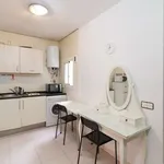 Rent 2 bedroom apartment of 60 m² in barcelona