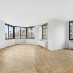 Rent 3 bedroom apartment of 162 m² in New York