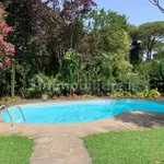 Rent 5 bedroom house of 345 m² in Rome