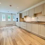 Rent 3 bedroom flat in East Midlands