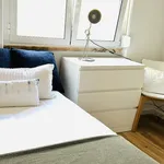 Rent 1 bedroom apartment of 55 m² in Lisbon