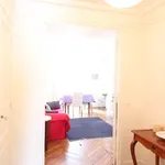 Appartement de 700 m² avec 2 chambre(s) en location à Paris