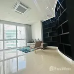 Rent 3 bedroom house of 316 m² in Bangkok