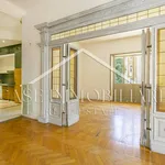 Rent 5 bedroom apartment of 181 m² in Rome