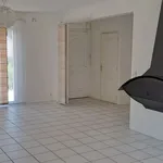 Maison de 200 m² avec 9 chambre(s) en location à SAUTRON