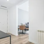 Rent 4 bedroom apartment of 68 m² in Barcelona