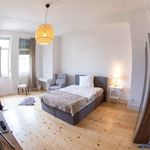 Miete 6 Schlafzimmer wohnung von 24 m² in Frankfurt