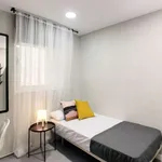 Rent a room of 100 m² in madrid