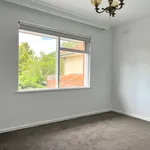 Rent 2 bedroom apartment in Melbourne