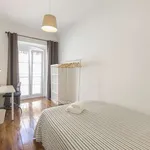 Rent a room of 100 m² in lisbon