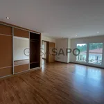 Rent 6 bedroom house of 372 m² in Leiria