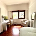 Rent 5 bedroom apartment in Lisbon