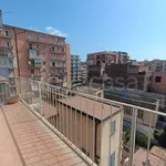 Affitto 3 camera appartamento di 84 m² in Catania