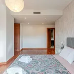 Rent 2 bedroom apartment of 128 m² in lisbon