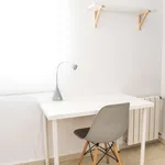 Rent a room of 140 m² in valencia