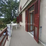 Rent 5 bedroom house of 200 m² in Grutti