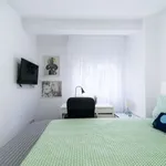 Rent a room of 100 m² in madrid