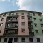 Rent 4 bedroom apartment in Milan