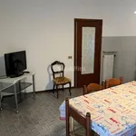 Affitto 3 camera appartamento di 108 m² in Piacenza