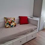 Rent a room of 75 m² in valencia