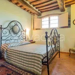 Rent 5 bedroom apartment of 250 m² in Perugia