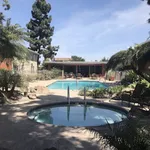 Rent 2 bedroom apartment in Huntington Beach