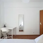 Rent a room in lisbon