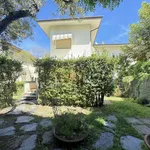 Rent 4 bedroom house in Pietrasanta