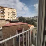 Affitto 3 camera appartamento di 92 m² in Naples