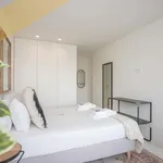 Rent 4 bedroom apartment of 45 m² in Porto