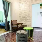 Rent 7 bedroom apartment in Athens