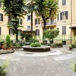 Rent 5 bedroom apartment of 100 m² in Roma