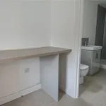 Rent 3 bedroom flat in West Midlands