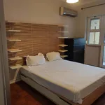 Rent a room of 111 m² in Pontinha