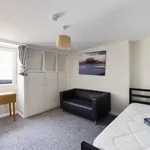 Rent 2 bedroom flat in South East England